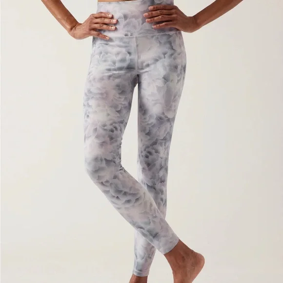 Athleta Salutation Stash Leggings - Picture 2 of 10
